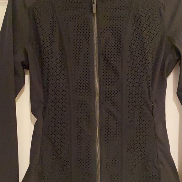 LuLuLemon Get Your Peek On Black Jacket SIZE 4 - Picture 14 of 17
